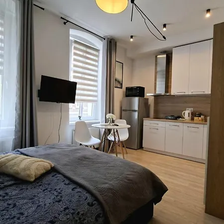 -studio 4 דירה